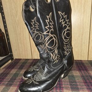 Stylish Black Embroidered Men's Cowboy  Boots
